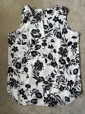 Ann Taylor Sleeveless Black & White Floral Keyhole Top
